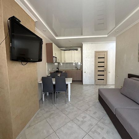 Apartment In Khmelnytsky Street Лвив Екстериор снимка