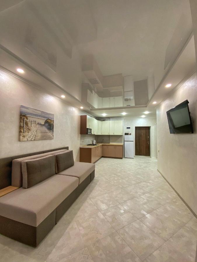 Apartment In Khmelnytsky Street Лвив Екстериор снимка