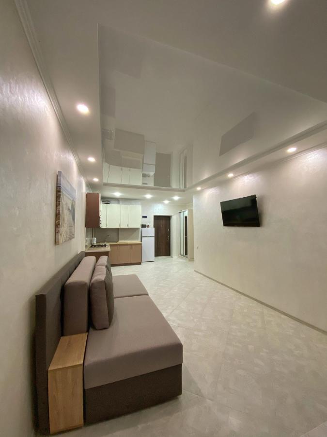 Apartment In Khmelnytsky Street Лвив Екстериор снимка