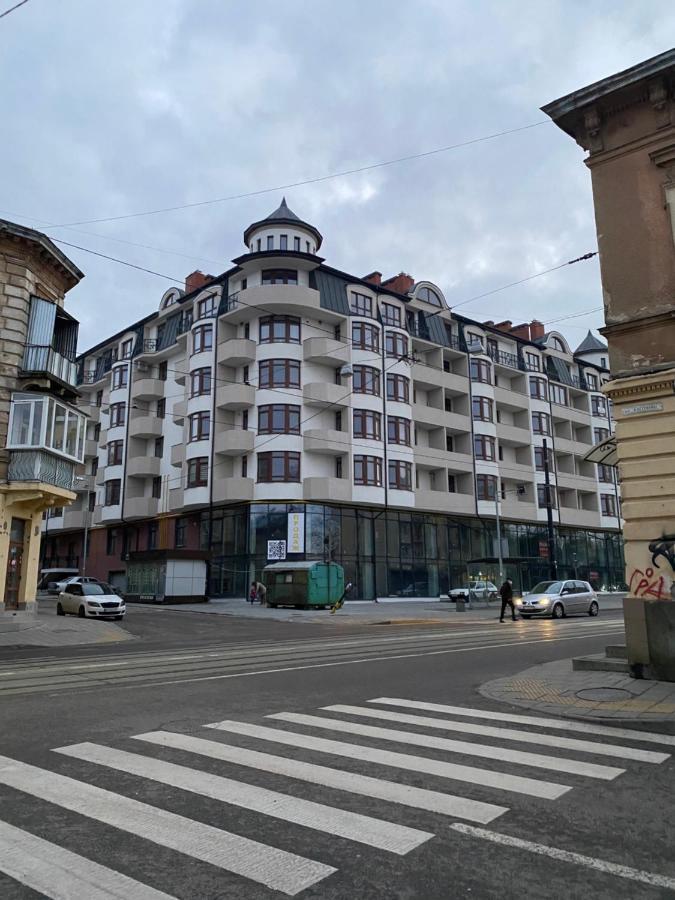 Apartment In Khmelnytsky Street Лвив Екстериор снимка