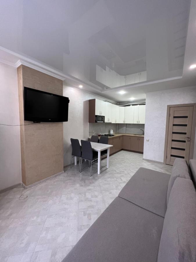 Apartment In Khmelnytsky Street Лвив Екстериор снимка