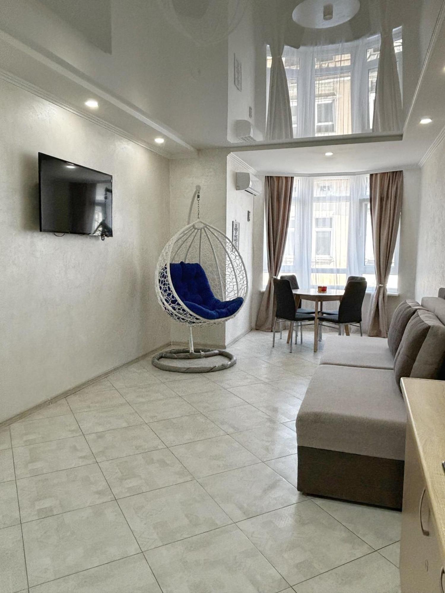 Apartment In Khmelnytsky Street Лвив Екстериор снимка