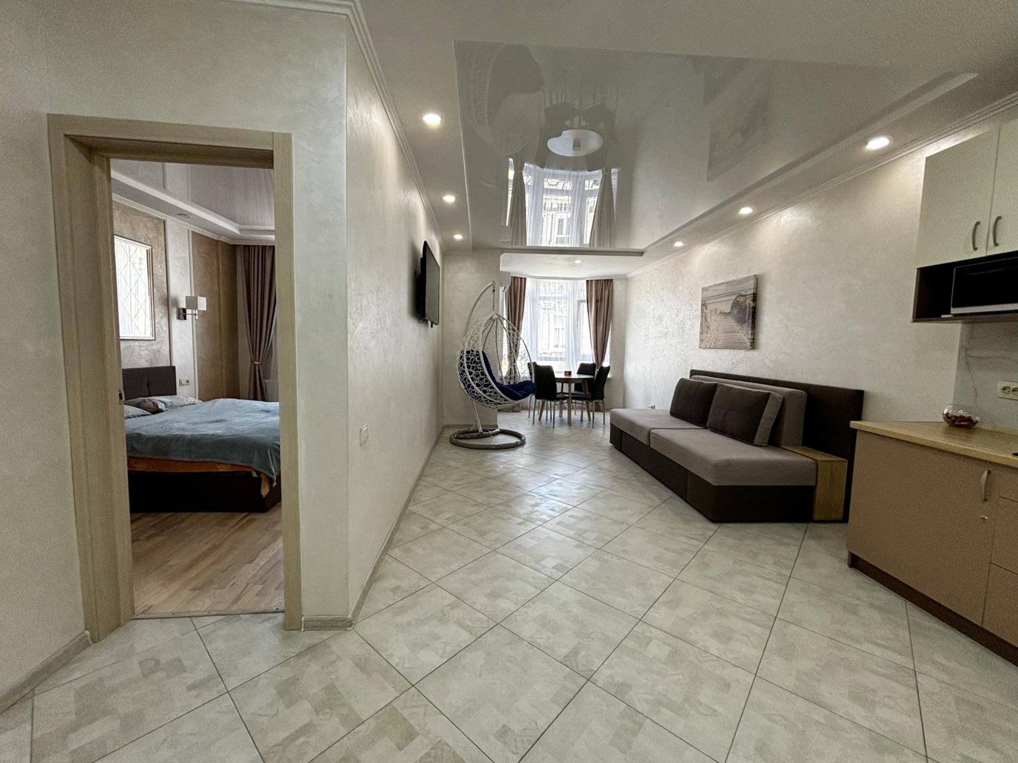 Apartment In Khmelnytsky Street Лвив Екстериор снимка