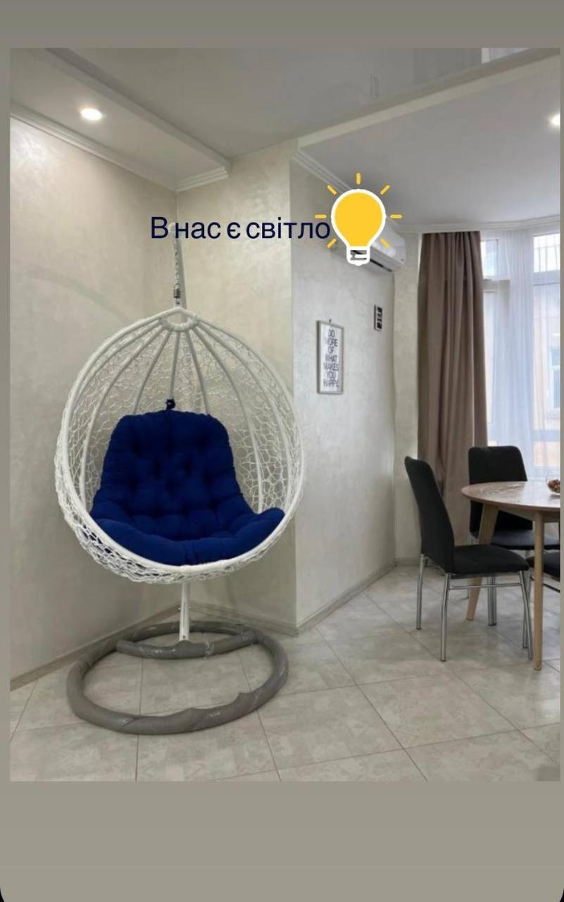 Apartment In Khmelnytsky Street Лвив Екстериор снимка