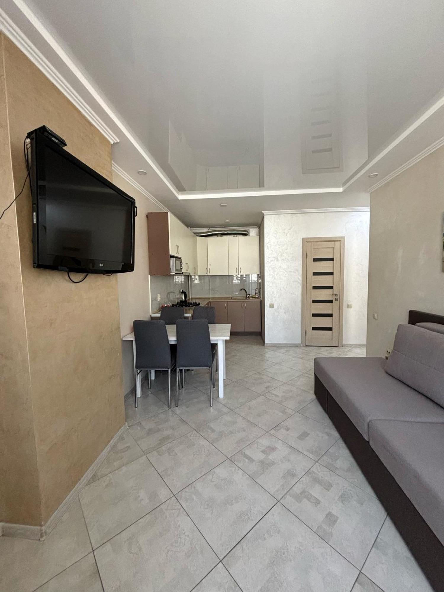 Apartment In Khmelnytsky Street Лвив Екстериор снимка