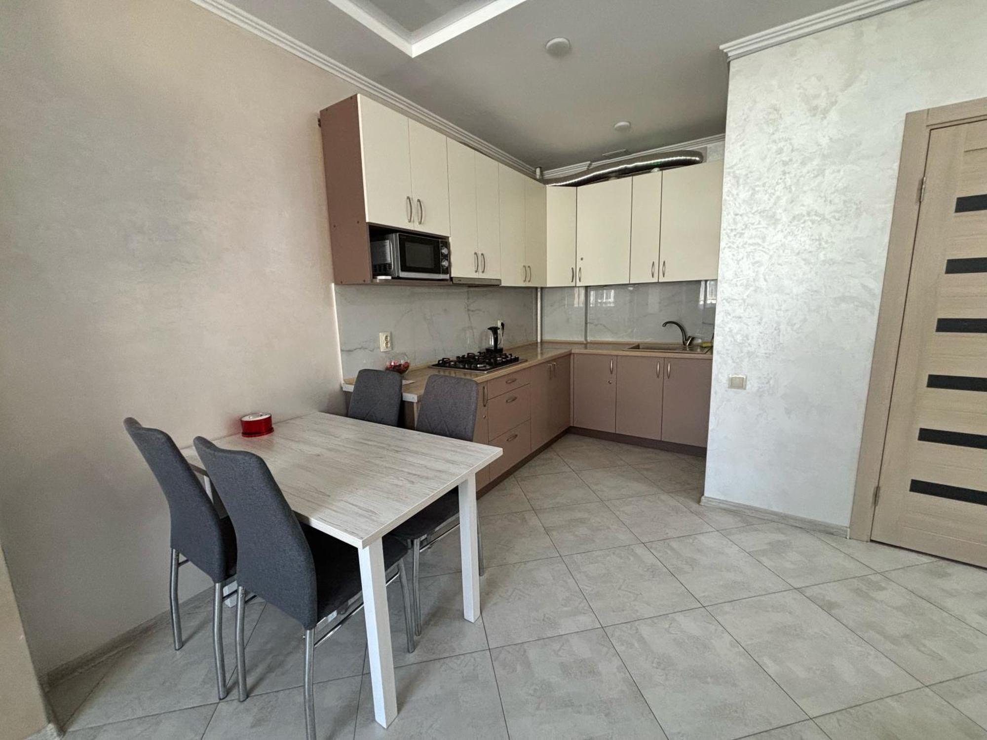 Apartment In Khmelnytsky Street Лвив Екстериор снимка