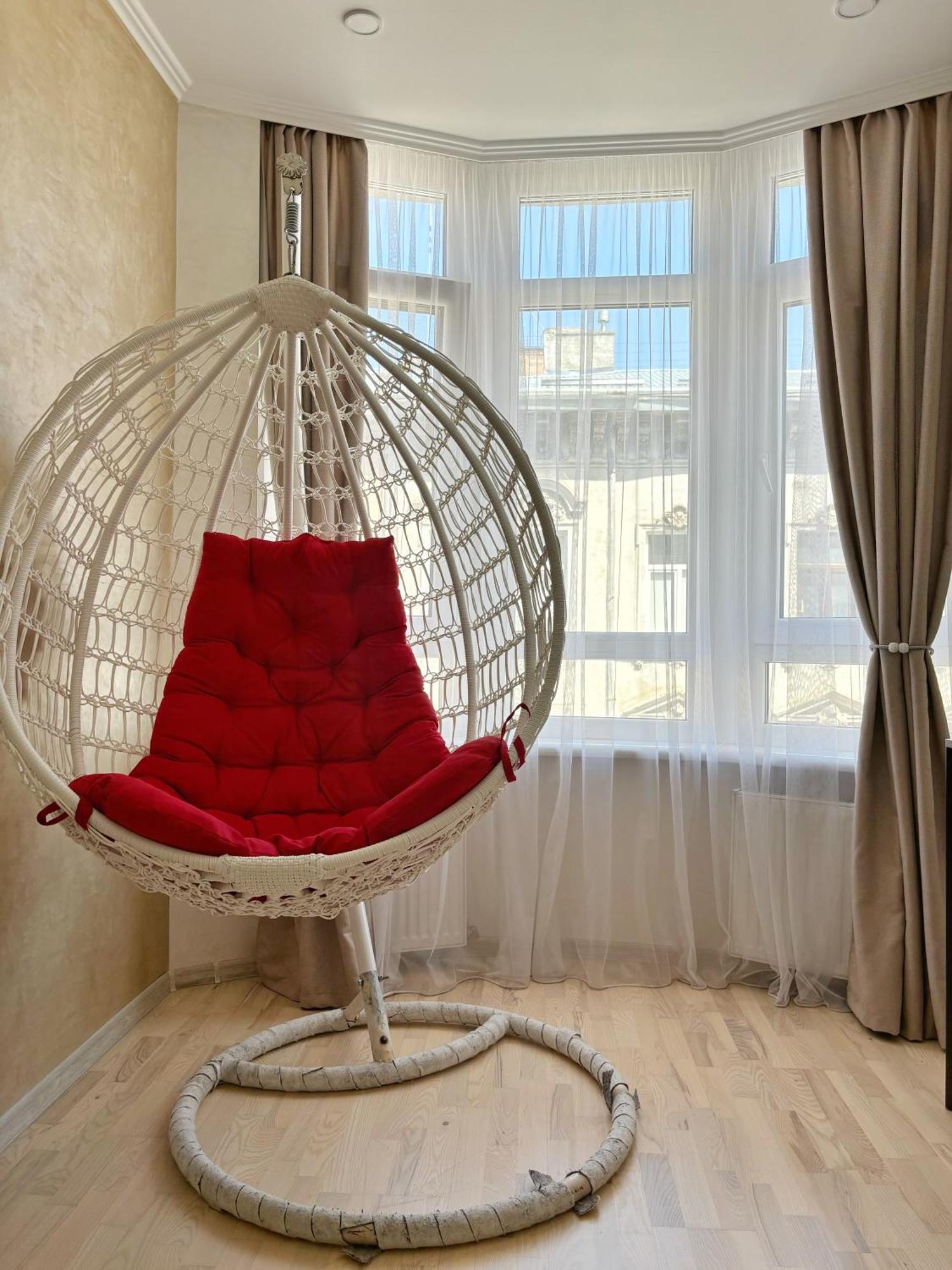 Apartment In Khmelnytsky Street Лвив Екстериор снимка